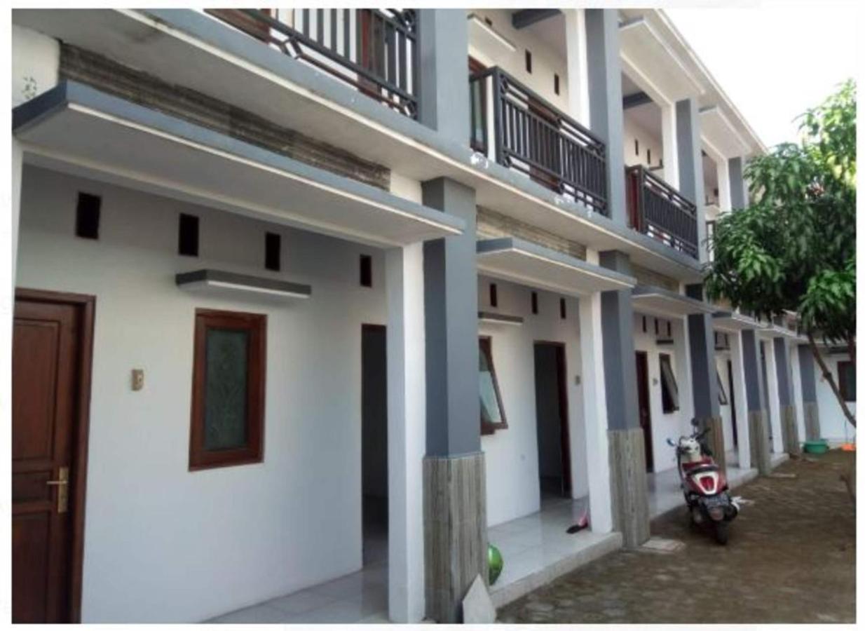 Griya Anugerah Hotell Mojokerto Exteriör bild